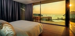 <b>3 BEDROOM VILLA</b>
